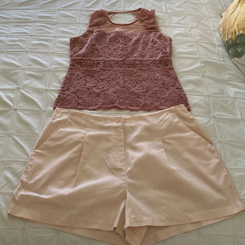 Women’s Venus bundle of lace tank and linen blend shorts